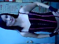 Sexy Brunette Gives An Incredible Blowjob In Homemade Video