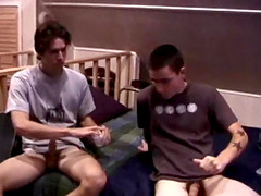 Amateurs Jayden and Dan Jack Off