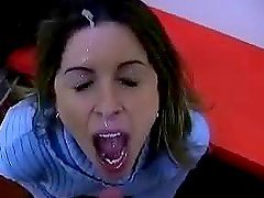 Quickie blowjob in the dressing room