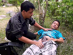 Asian twink Arjo needs medical attention and Dr. Vahn responds.