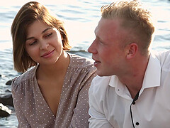 Cunning man made girl fall in love for the sake of banging